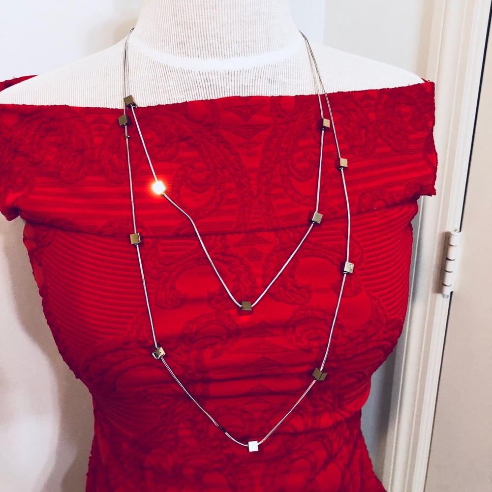 Cache over the shoulder Elegant dress - Picture 5 of 6